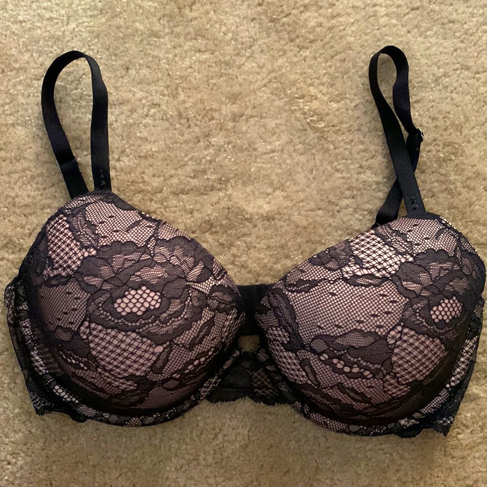 Victoria Secret Black and Tan lace bra size 34 DD.